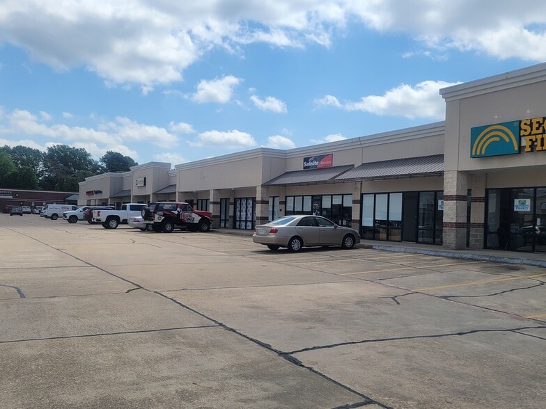 3400 Summerhill Rd, Texarkana, TX for lease - Building Photo - Image 2 of 3