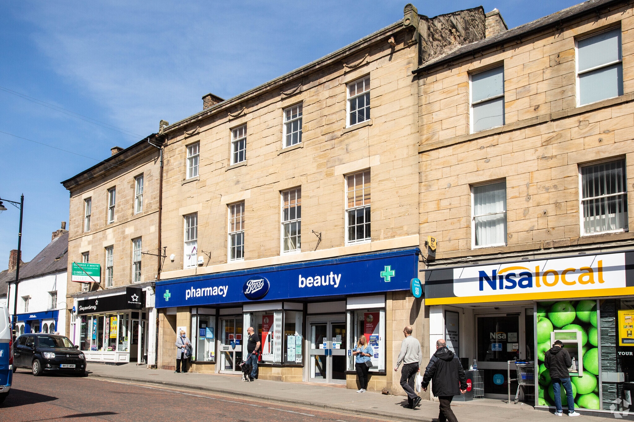 52 Bondgate Within, Alnwick for lease Primary Photo- Image 1 of 5