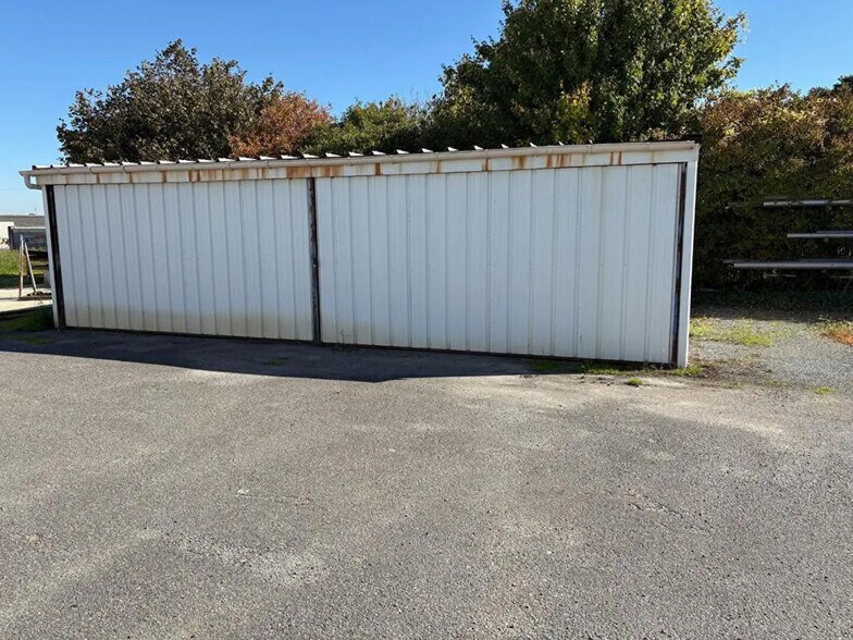 Flex in Pons for sale - Building Photo - Image 3 of 18