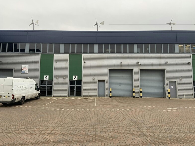 Wandle Way, Mitcham à louer - Photo du bâtiment - Image 2 de 9