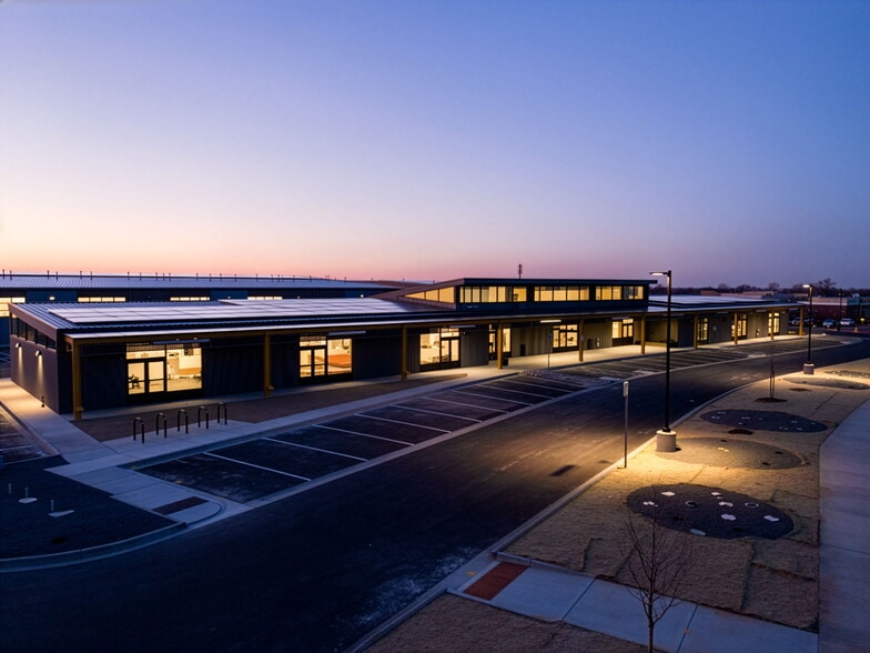 301-357 W 65th St, Loveland, CO for lease - Building Photo - Image 3 of 19