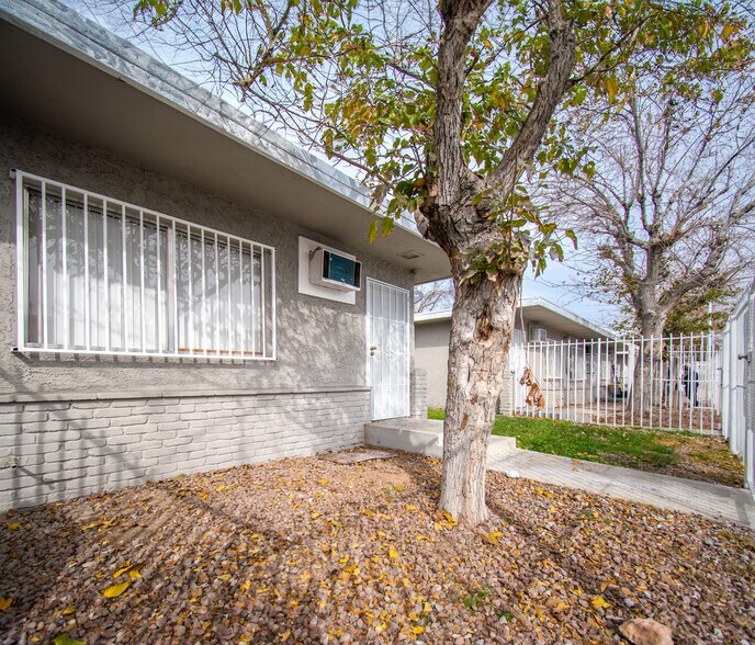 2216-2224 Tam Dr, Las Vegas, NV à vendre - Photo du bâtiment - Image 2 de 21