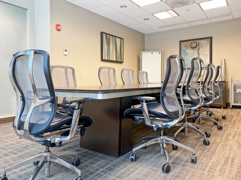 2700 Patriot Blvd, Glenview, IL à louer - Photo intérieure - Image 3 de 14