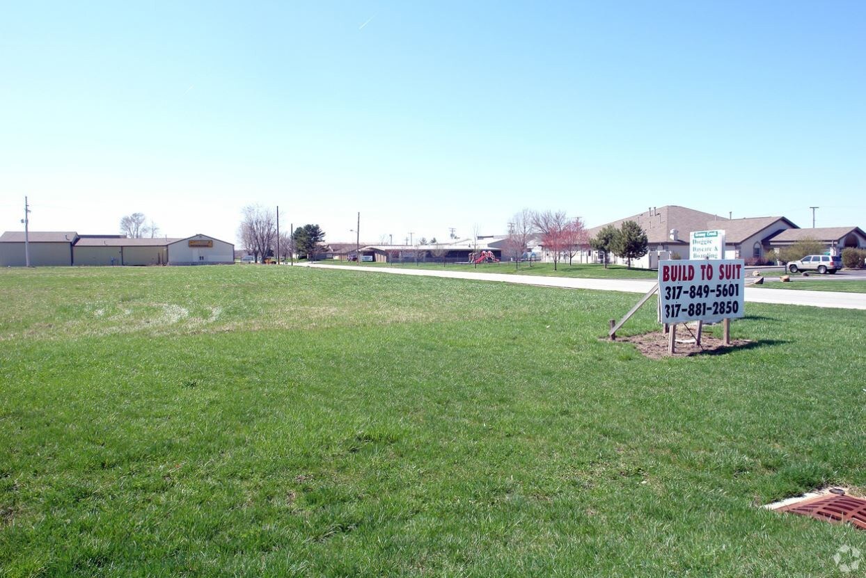 Emerson Ave, Greenwood, IN for sale Primary Photo- Image 1 of 3