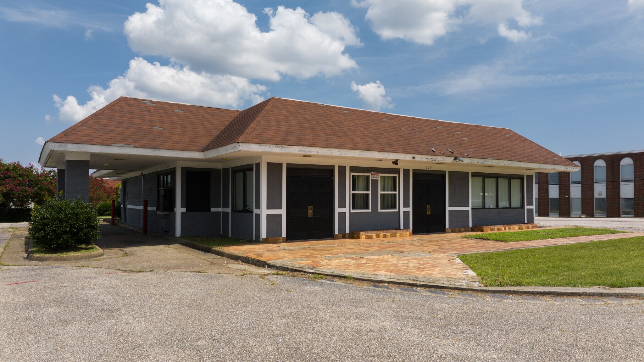 6034 Jefferson Ave, Newport News, VA à vendre Photo du bâtiment- Image 1 de 9