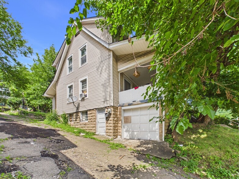 17 SFR Portfolio - Pittsburgh, PA portfolio of 7 properties for sale on LoopNet.ca - Primary Photo - Image 3 of 5