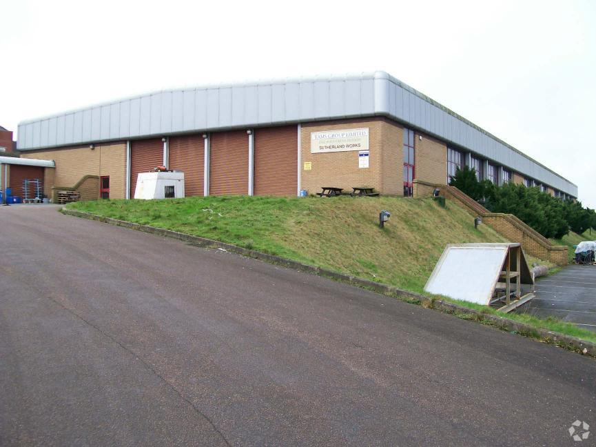 Former Robust UK Premises portefeuille de 2 propriétés à vendre sur LoopNet.ca Photo principale- Image 1 de 3