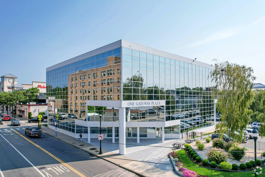 1 Gateway Plaza, Port Chester, NY for sale - Primary Photo - Image 1 of 1