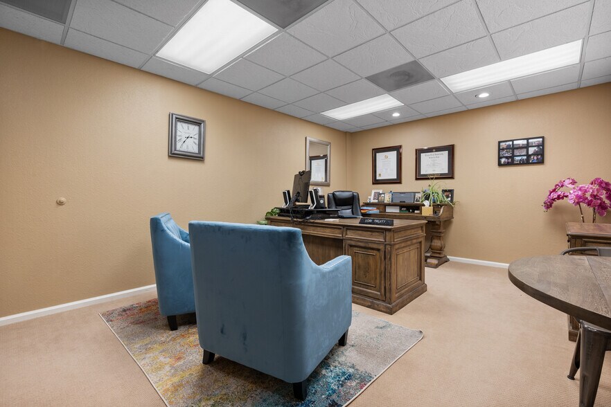 2529 74th St, Lubbock, TX for lease - Building Photo - Image 2 of 31