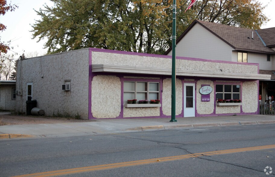 110 Main St E, Young America, MN à vendre - Photo du bâtiment - Image 3 de 9