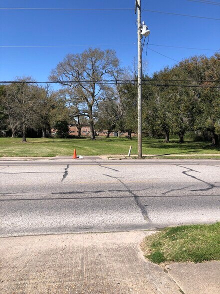 1304 S Gordon St, Alvin, TX à vendre - Autre - Image 2 de 4