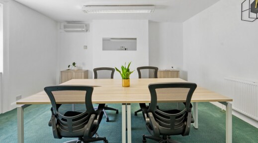 29 Cambray Pl, Cheltenham à louer Photo intérieure- Image 1 de 2