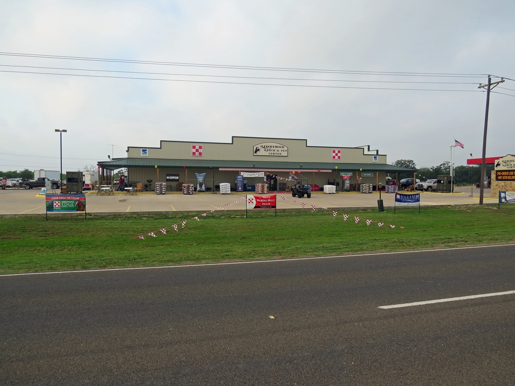 1790 W Austin St, Giddings, TX for sale Primary Photo- Image 1 of 1