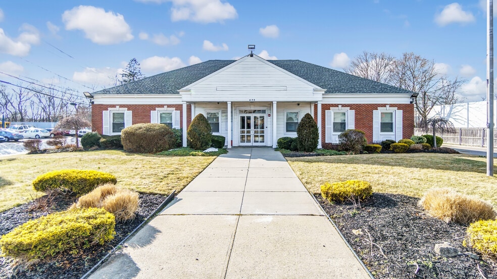 472 Medford Ave, Patchogue, NY à louer - Photo du bâtiment - Image 2 de 9