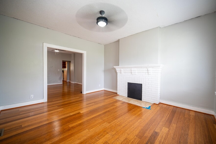 Weinland Park Multifamily portfolio of 5 properties for sale on LoopNet.ca - Interior Photo - Image 2 of 10