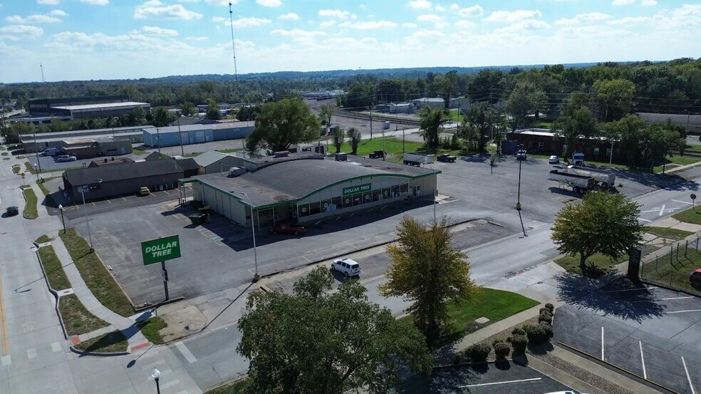 601 Brown St, Osawatomie, KS à louer - Photo du bâtiment - Image 3 de 5