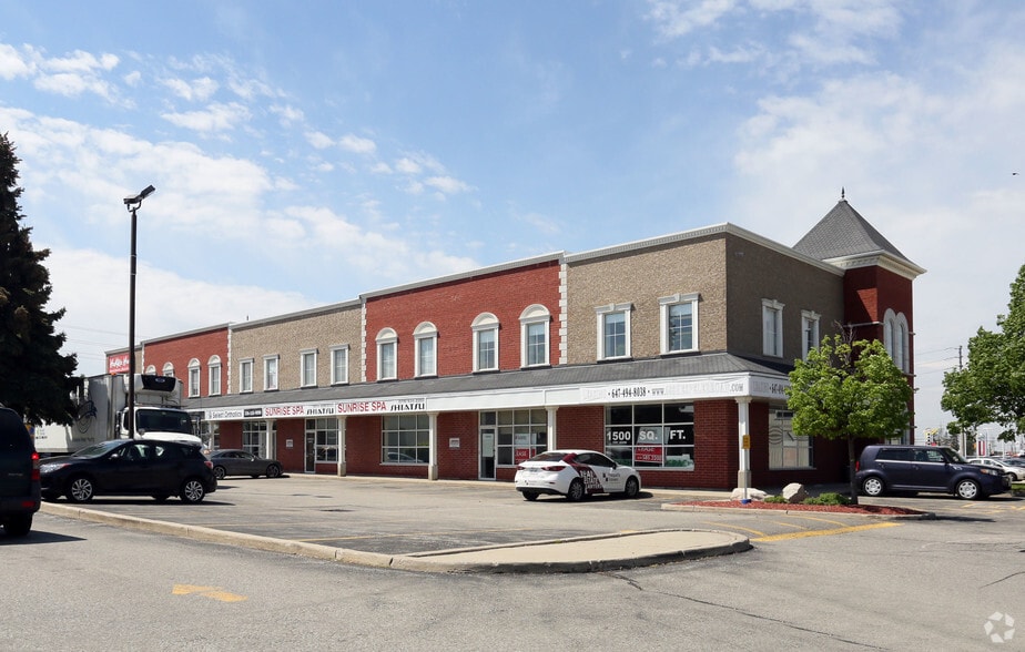 688 Hespeler Rd, Cambridge, ON à louer - Photo du bâtiment - Image 2 de 3