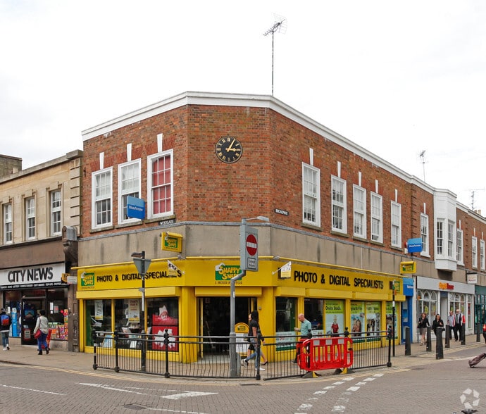 2 Broadway, Peterborough for lease - Primary Photo - Image 1 of 3