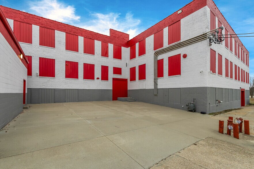 1034 Short Elm St, Rockford, IL à vendre - Photo du bâtiment - Image 2 de 6