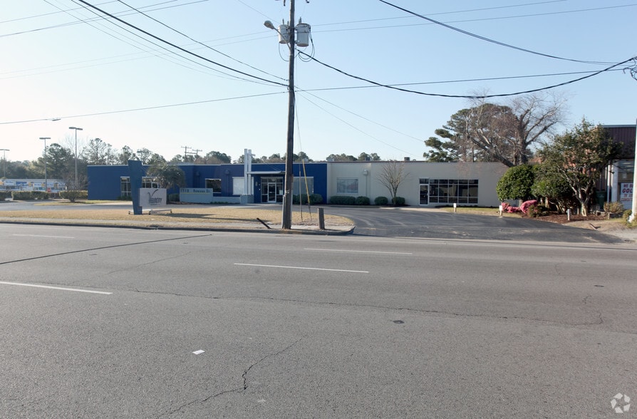 1710 Dawson St, Wilmington, NC for lease - Building Photo - Image 2 of 5