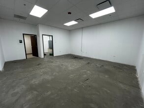 401-499 Lake Cook Rd, Deerfield, IL for lease Building Photo- Image 2 of 4