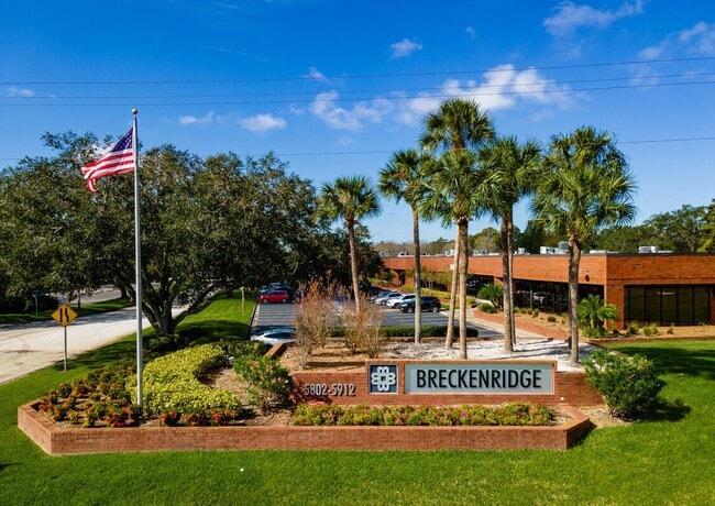 Plus de détails pour 5802 Breckenridge Pky, Tampa, FL - Local d'activités à louer