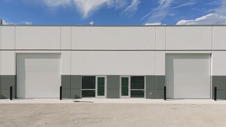 Plus de détails pour 8170 Uzita Dr, Sarasota, FL - Local d'activités à louer