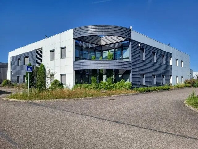 Flex dans Saint-Priest à louer - Photo du bâtiment - Image 2 de 7