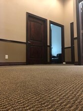 305 N Heatherwilde Blvd, Pflugerville, TX à louer Photo intérieure- Image 2 de 8