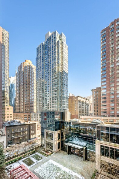 109-111 W 24th St, New York, NY à louer - Photo du bâtiment - Image 2 de 3