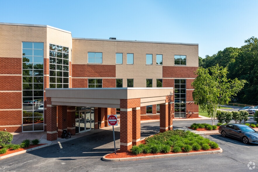 196 Waterford Pky S, Waterford, CT for lease - Building Photo - Image 2 of 10