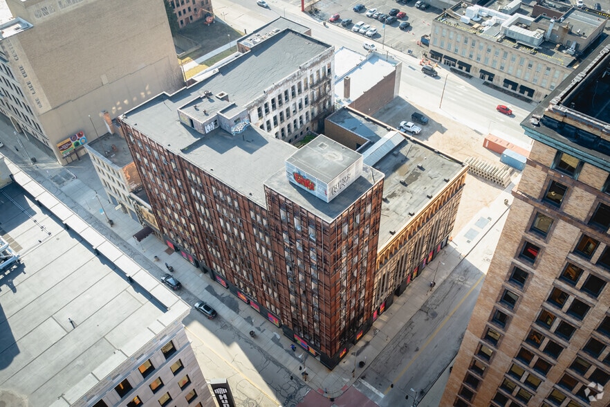 243 N Huron St, Toledo, OH for lease - Building Photo - Image 2 of 3