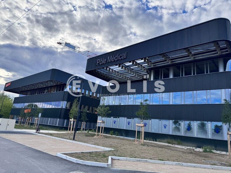 1 Chemin Du Pilon, Saint-Maurice-de-Beynost for lease - Building Photo - Image 2 of 7