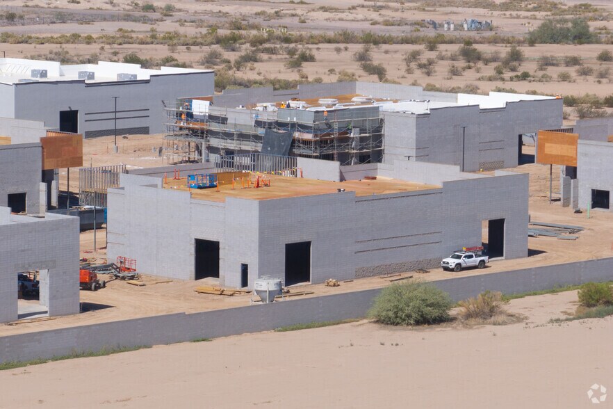 7320 E Pecos Rd, Mesa, AZ à vendre - Photo du bâtiment - Image 3 de 4