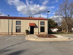 1816 N Bridge St, Elkin, NC for lease Building Photo- Image 2 of 17