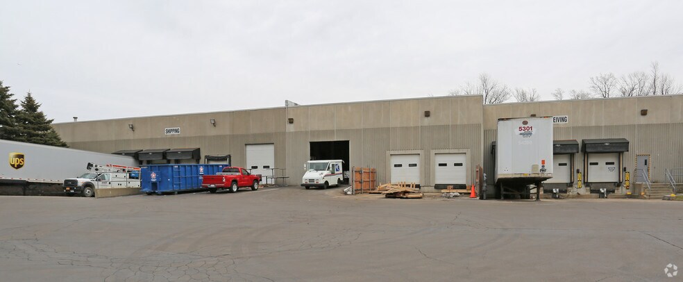 2491 Wehrle Dr, Buffalo, NY for lease - Building Photo - Image 2 of 8