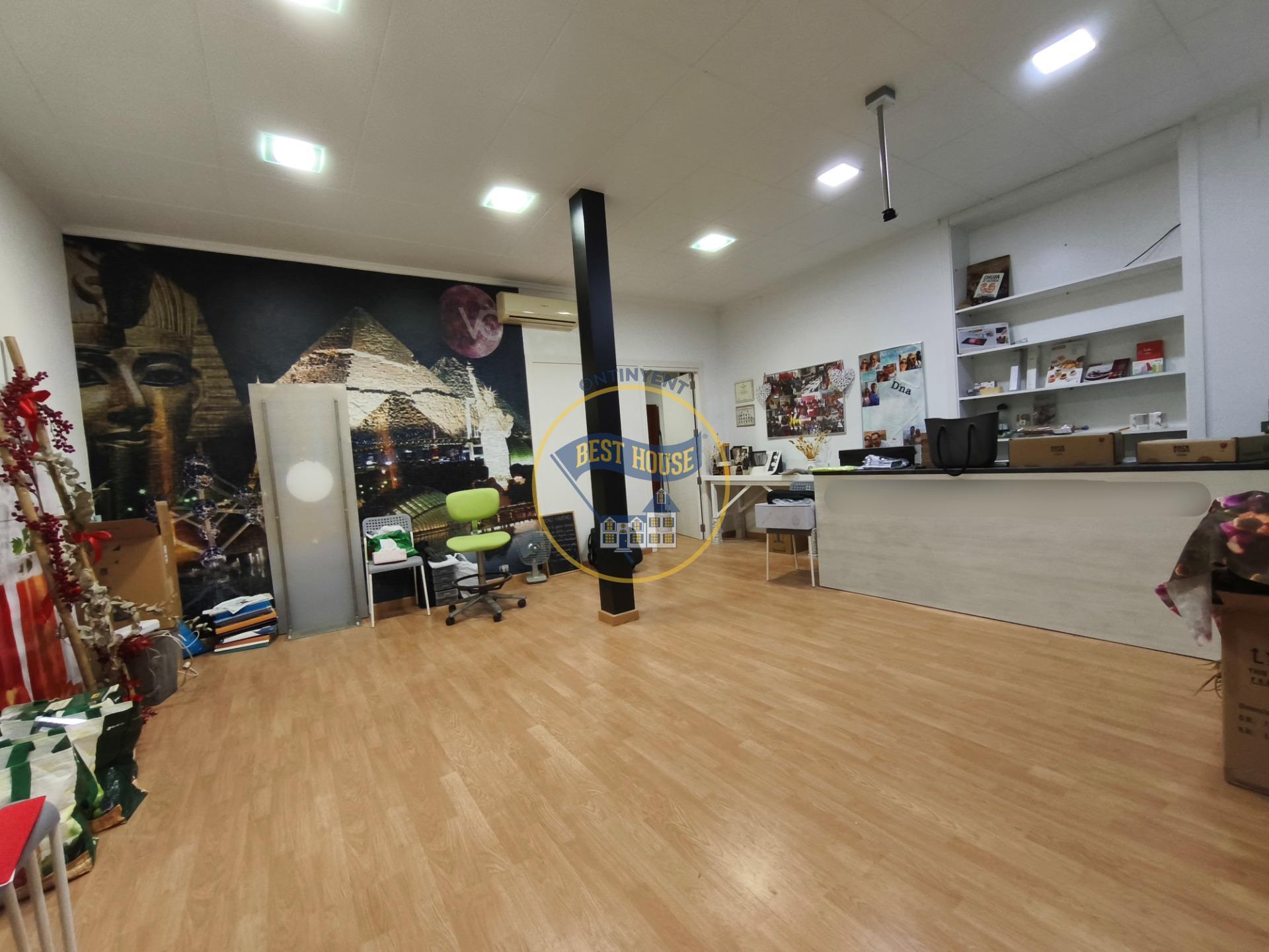 Retail in Ontinyent for sale Interior Photo- Image 1 of 9