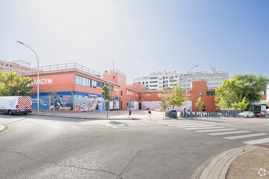 Calle Valderrebollo, 1-3, Madrid, Madrid à vendre - Photo du bâtiment - Image 3 de 4