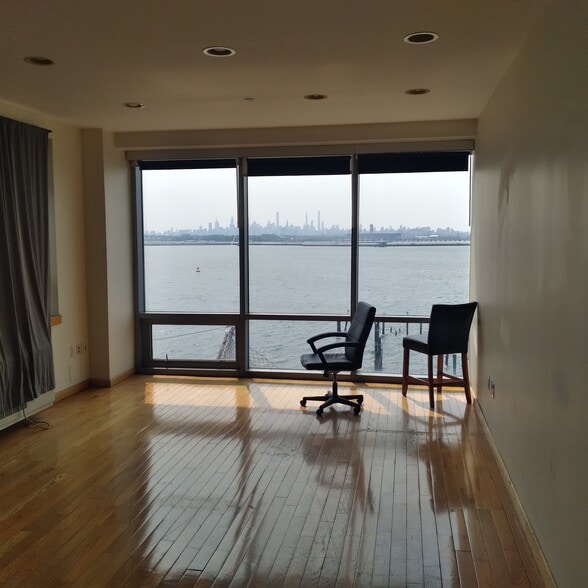 1434 110th St, College Point, NY à louer - Photo intérieure - Image 3 de 15