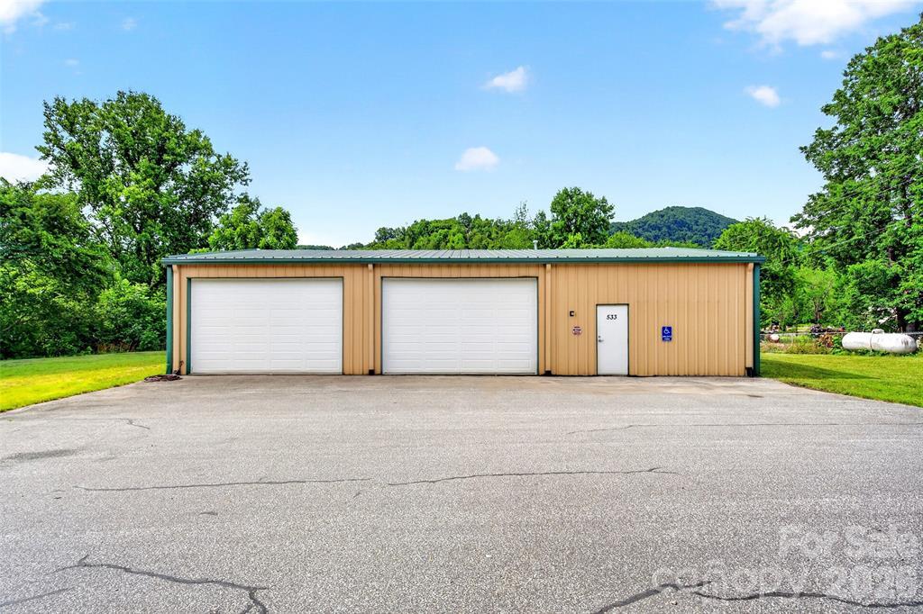 533 Catawba River Rd, Old Fort, NC à vendre Photo principale- Image 1 de 16