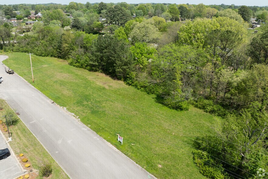 1221 N Commerce Ct, Columbia, TN for sale - Primary Photo - Image 1 of 1