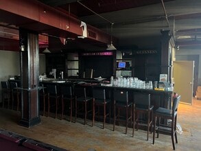 1000 Broadway Blvd, Kansas City, MO for lease Building Photo- Image 2 of 10