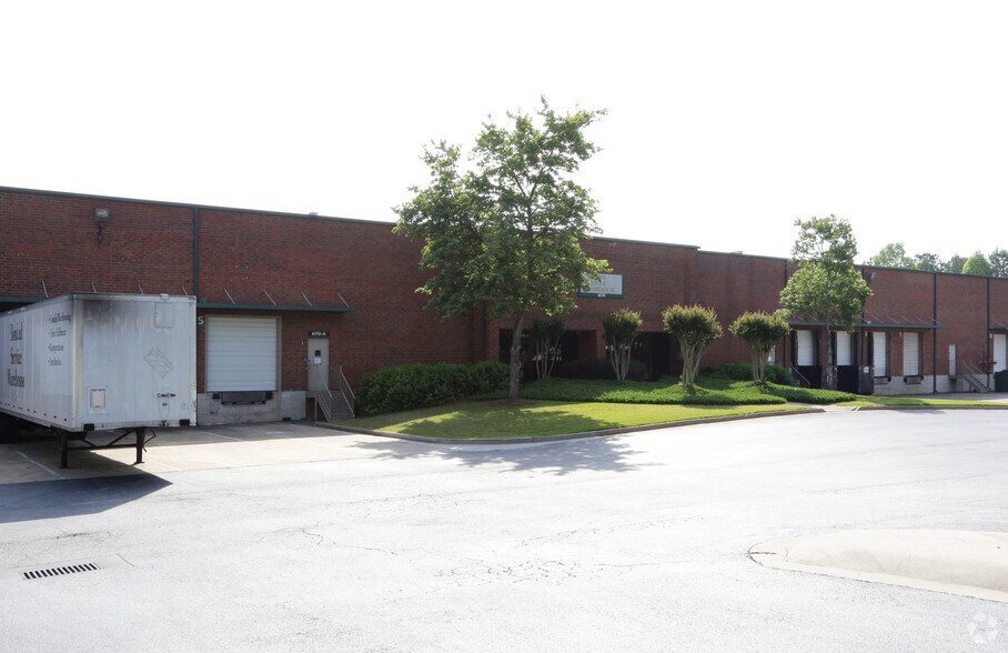 6170 Duquesne Dr SW, Atlanta, GA à louer - Photo du bâtiment - Image 2 de 5