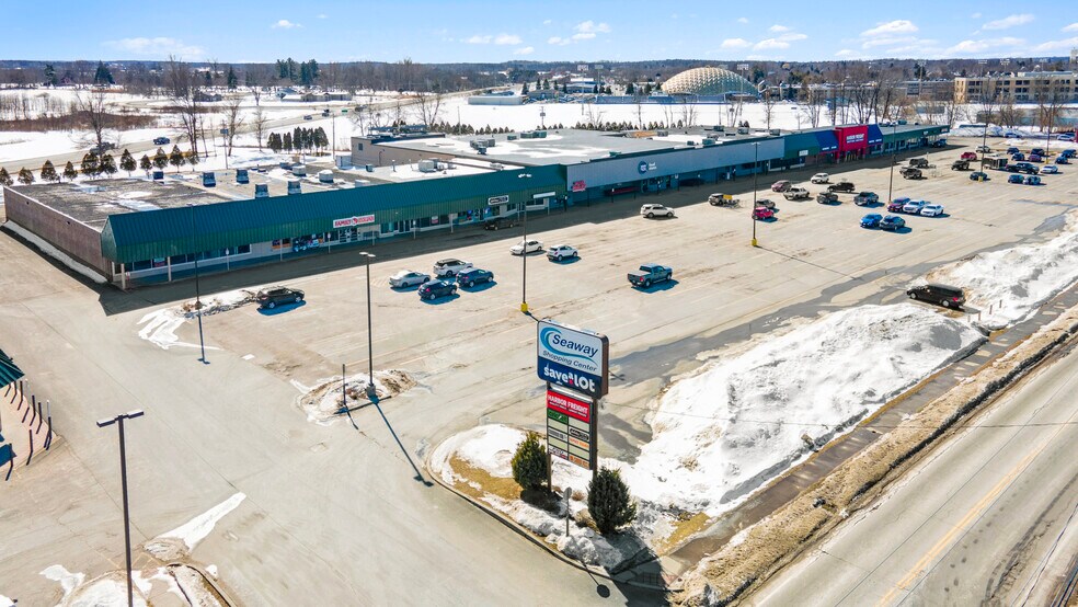701-703 Canton St, Ogdensburg, NY à vendre - Photo du bâtiment - Image 2 de 5