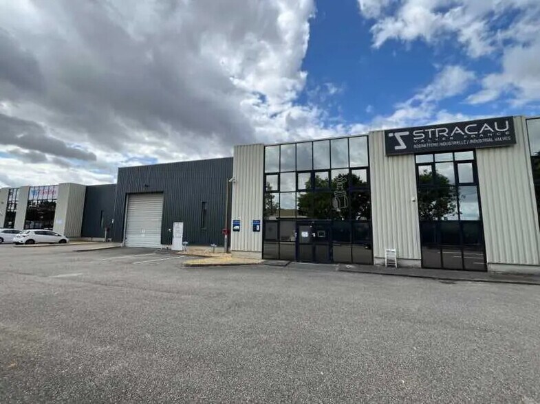 Flex dans Genas à louer - Photo du bâtiment - Image 2 de 15