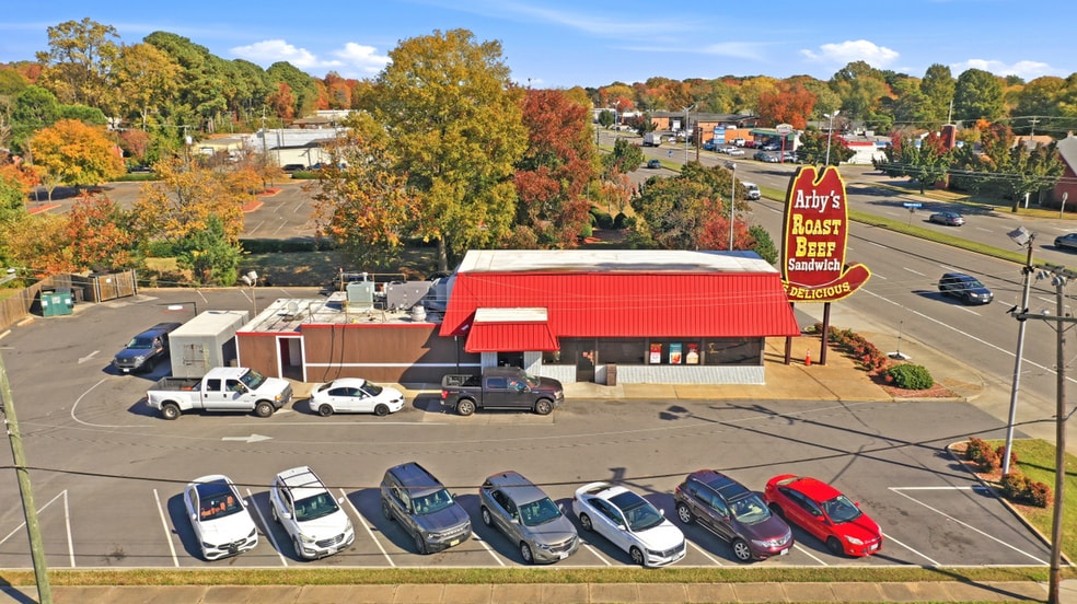 3200 W Mercury Blvd, Hampton, VA for sale - Building Photo - Image 3 of 7