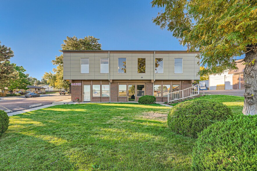 10600 W Alameda Ave, Lakewood, CO à louer - Photo du bâtiment - Image 2 de 15