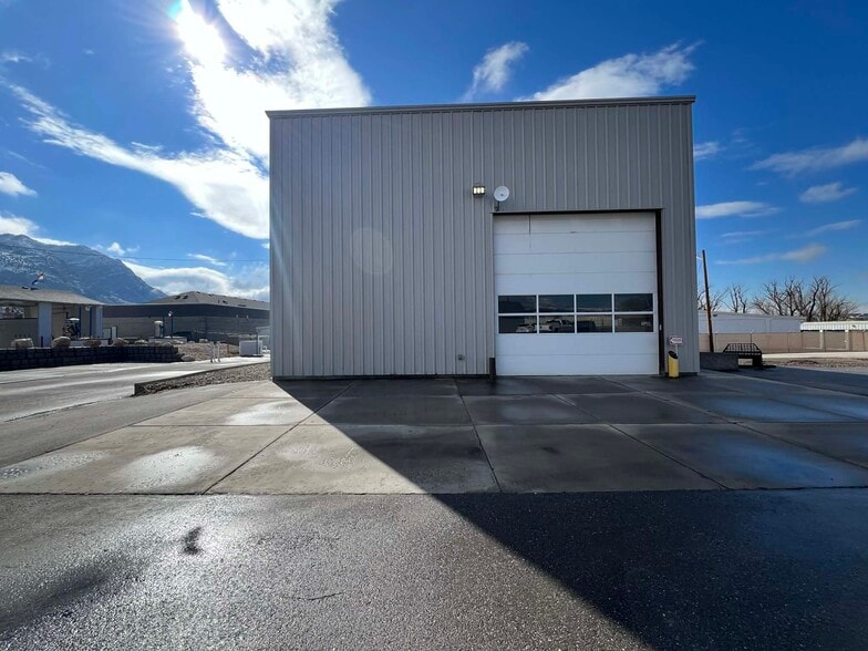 325 E 2000 N, Ogden, UT for lease - Primary Photo - Image 1 of 16