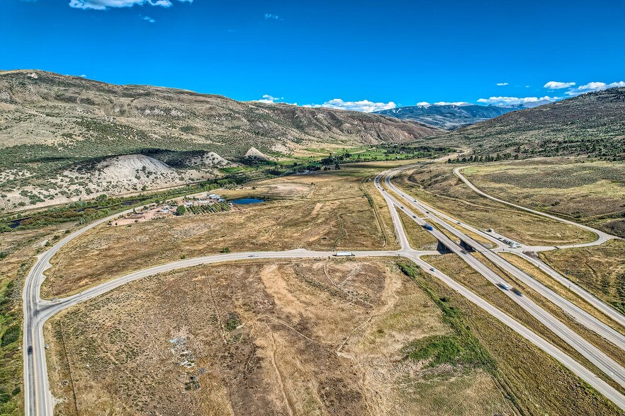 77 Bellyache Rdg, Wolcott, CO à vendre - Photo du bâtiment - Image 2 de 11