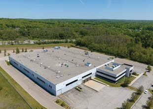 5600 Bow Pointe Dr, Village of Clarkston, MI - Aerial map view - Image1